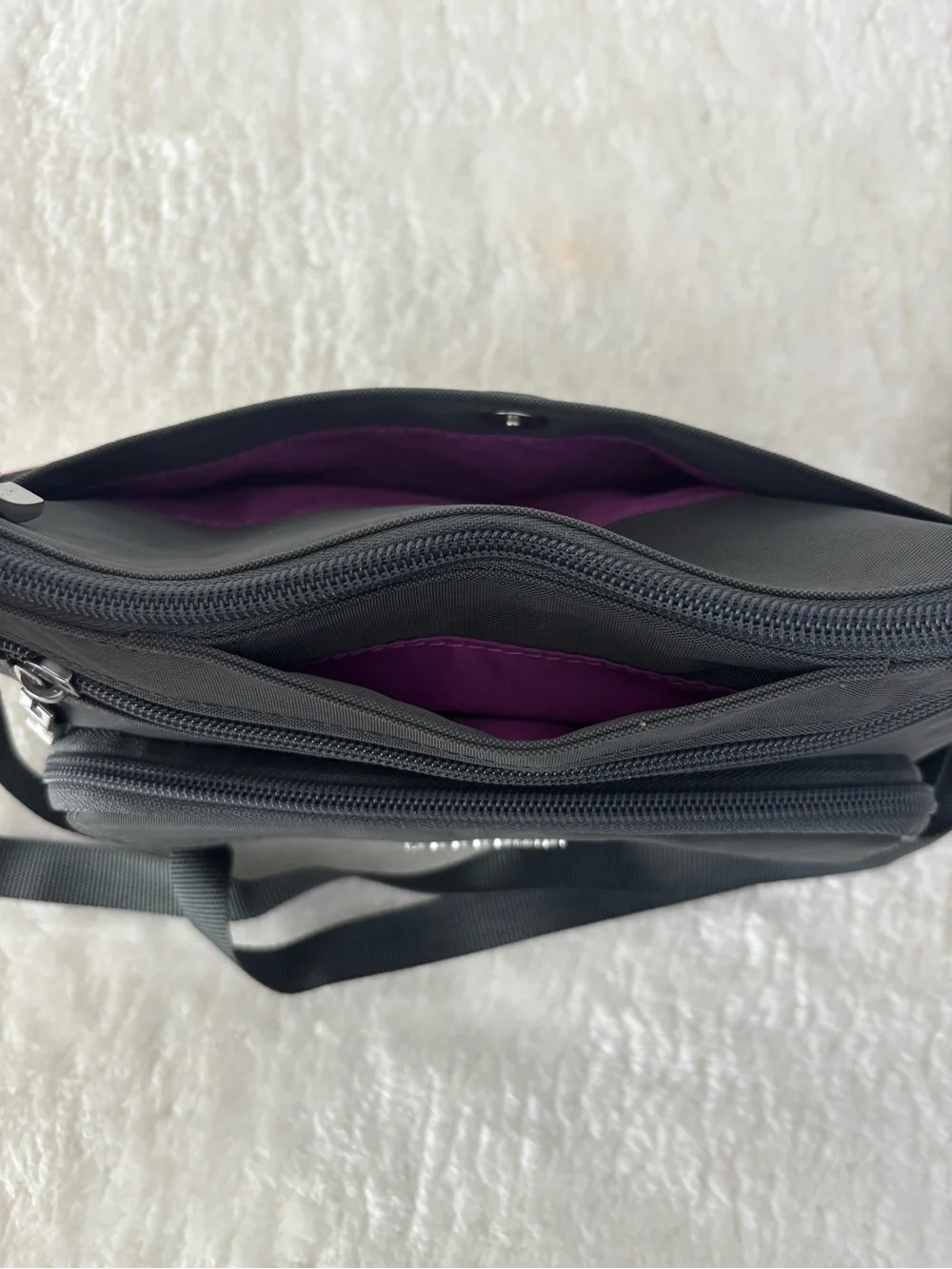 Baggallini handy exterior